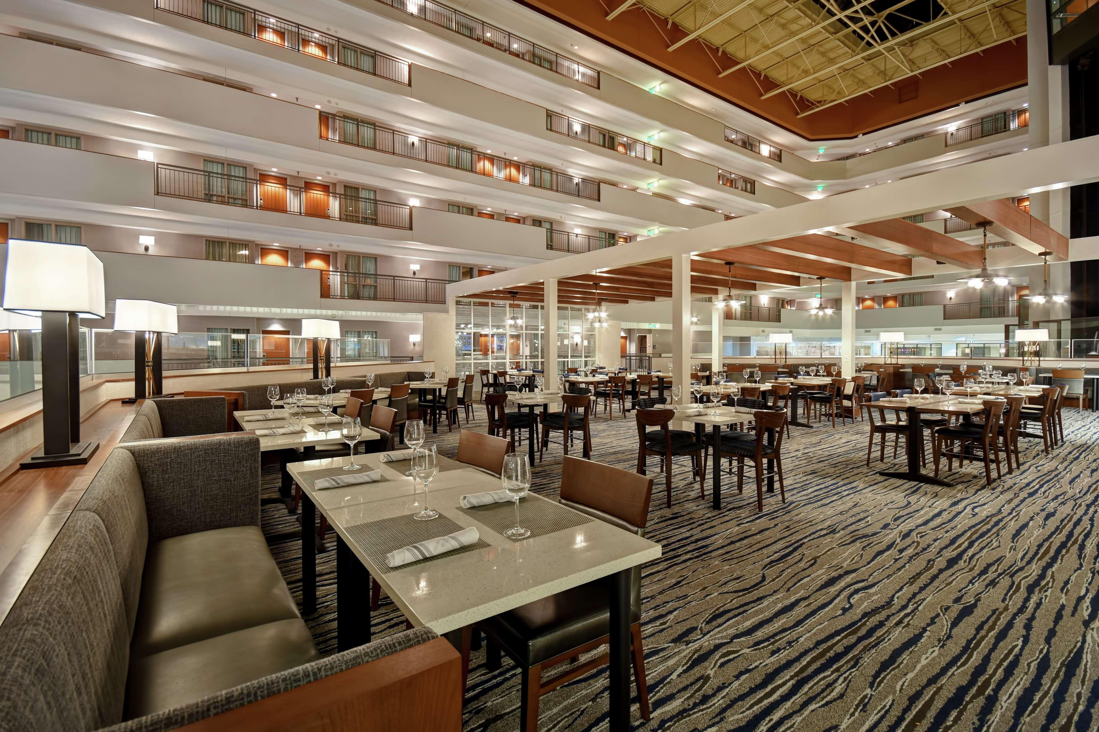 Embassy Suites By Hilton Omaha Downtown Old Market Buitenkant foto