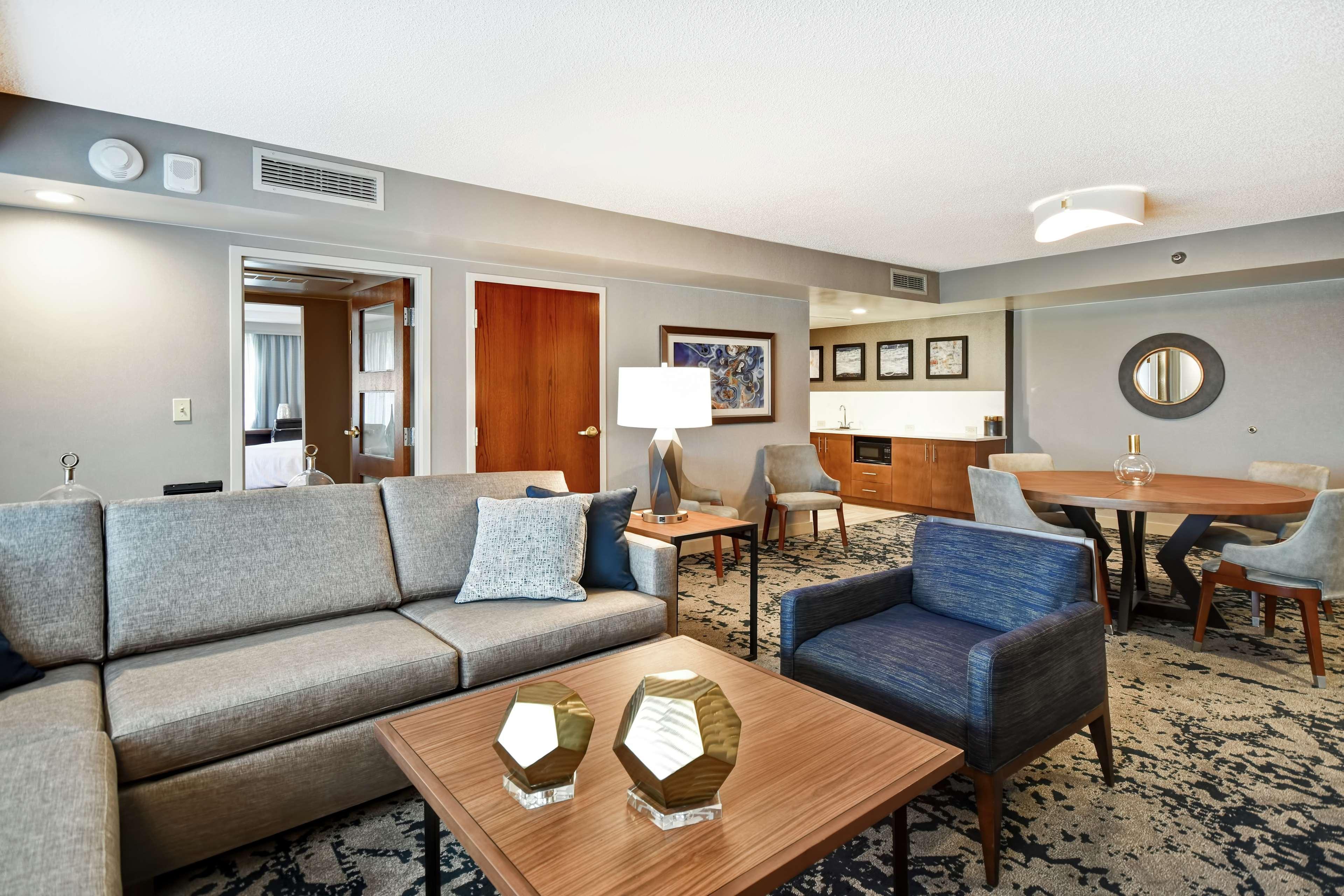 Embassy Suites By Hilton Omaha Downtown Old Market Buitenkant foto