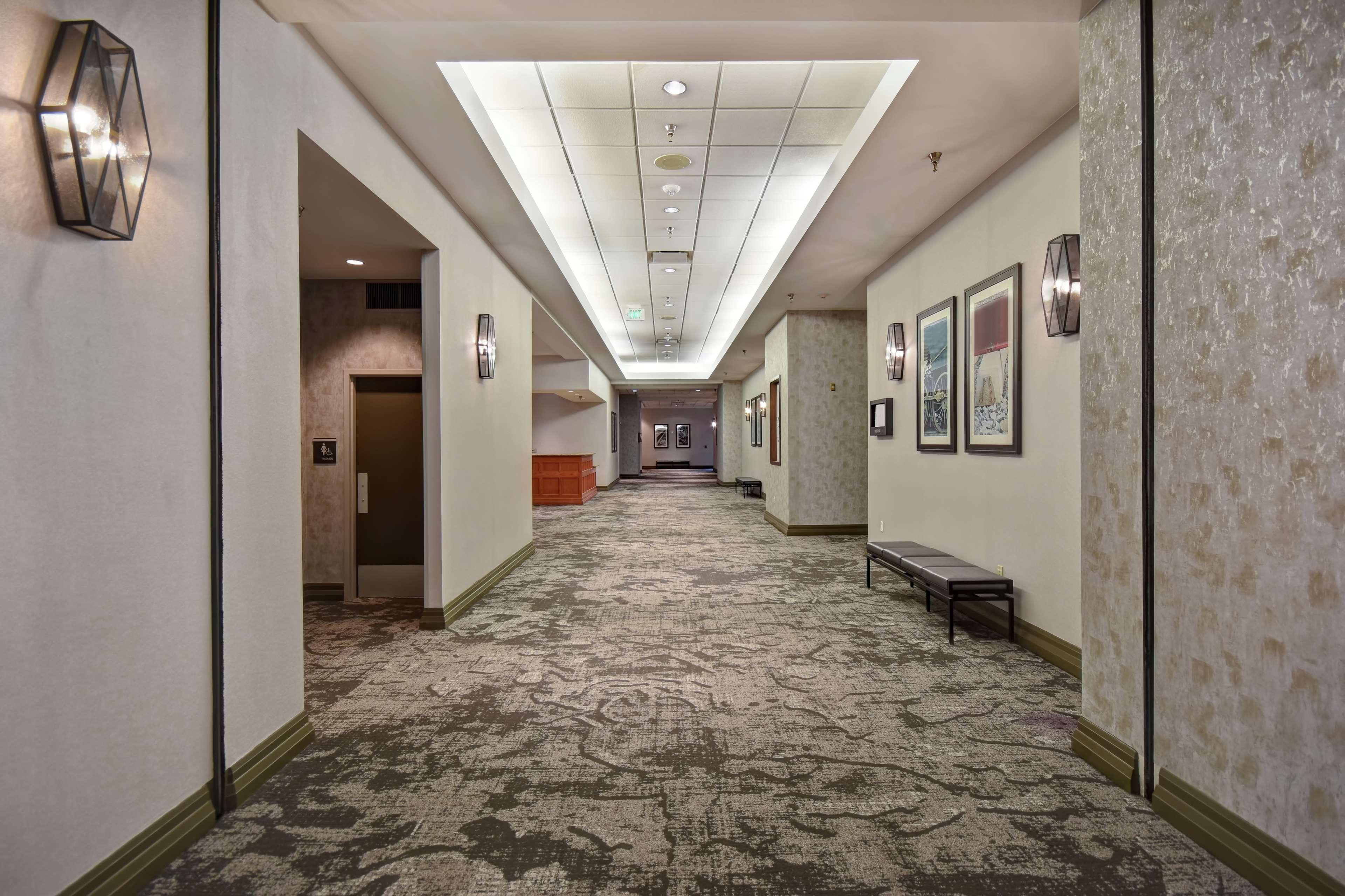 Embassy Suites By Hilton Omaha Downtown Old Market Buitenkant foto