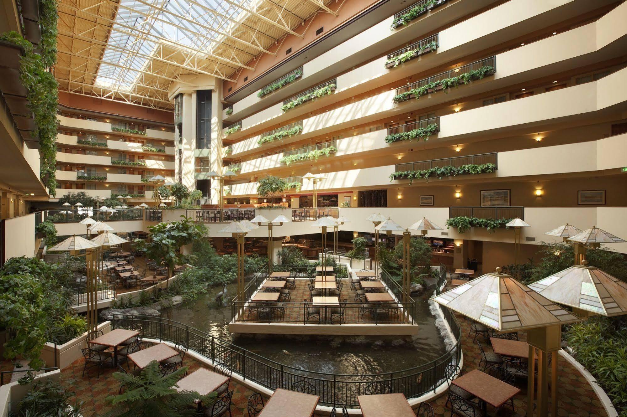 Embassy Suites By Hilton Omaha Downtown Old Market Buitenkant foto