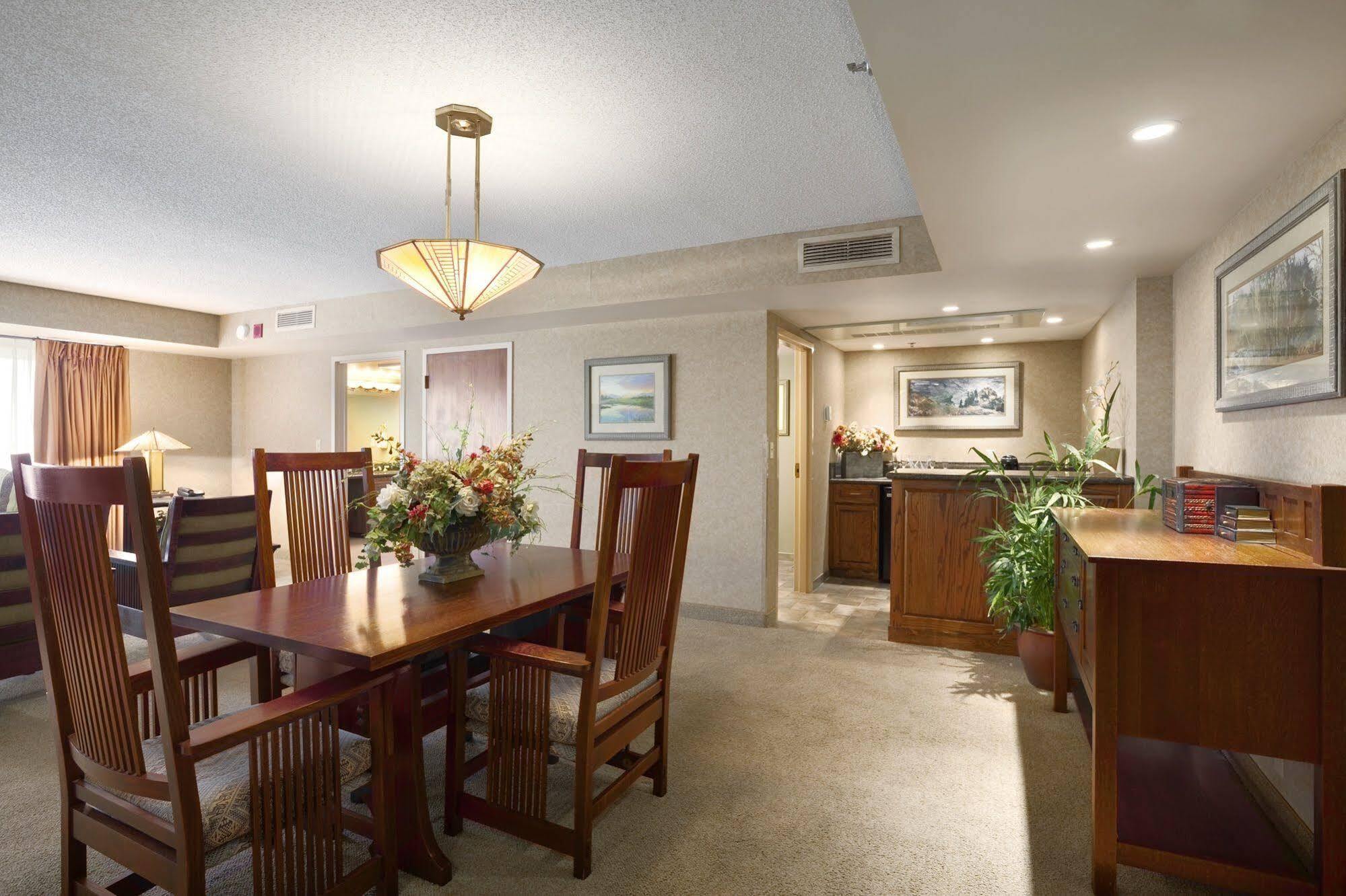 Embassy Suites By Hilton Omaha Downtown Old Market Buitenkant foto
